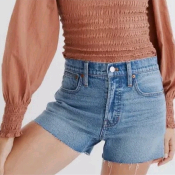 Madewell Pants - Madewell The Perfect Jean Shorts Bergman Light Wash Distressed Hem Sz 27